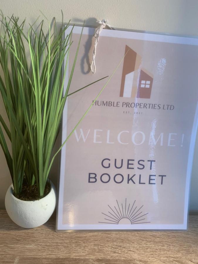 Cosy Room With Private Entrance & Ensuite レディング エクステリア 写真